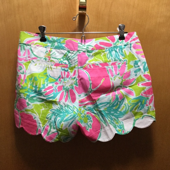 Lilly Pulitzer buttercup shorts - Picture 3 of 4